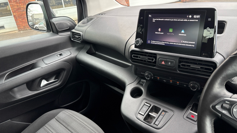 Vauxhall Combo Life 100kW SE 50kWh 5dr Auto Electric Estate